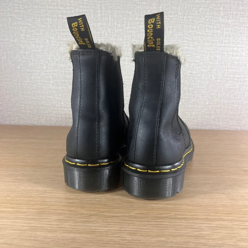 Dr. Martens 2976 Leonore Faux Fur Lined Chelsea Boots Black Leather Womens 8